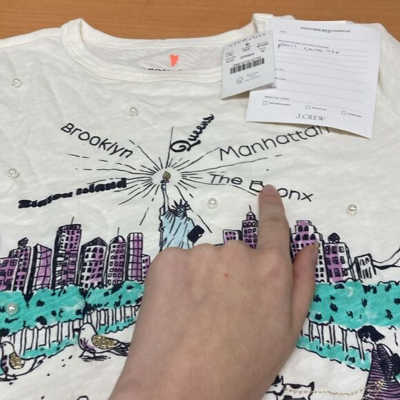 J.Crew Girl’s retro NYC graphic T-shirt with glitter - Picture 3 of 5